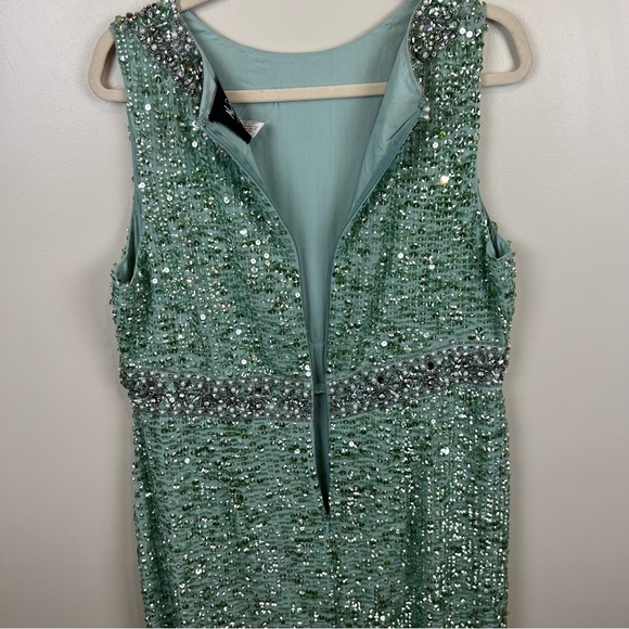 New Mac Duggal Mint Sequined Sleeveless Embellished Neckline Gown, Size 12 - Picture 5 of 10
